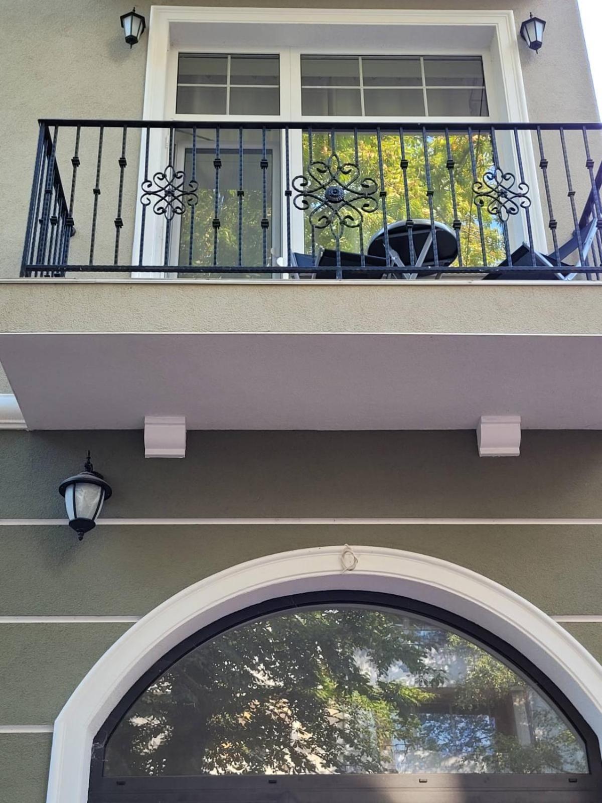 The House - Central Boutique Apartments Kyustendil Buitenkant foto