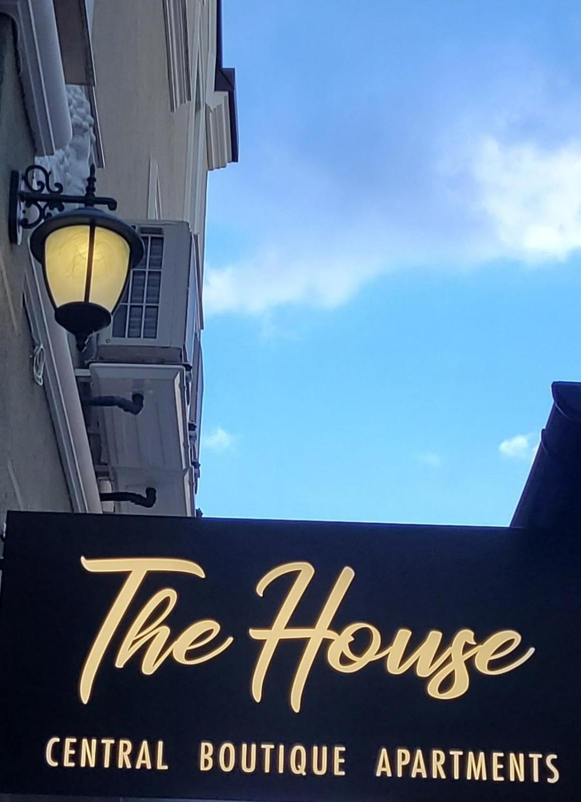 The House - Central Boutique Apartments Kyustendil Buitenkant foto