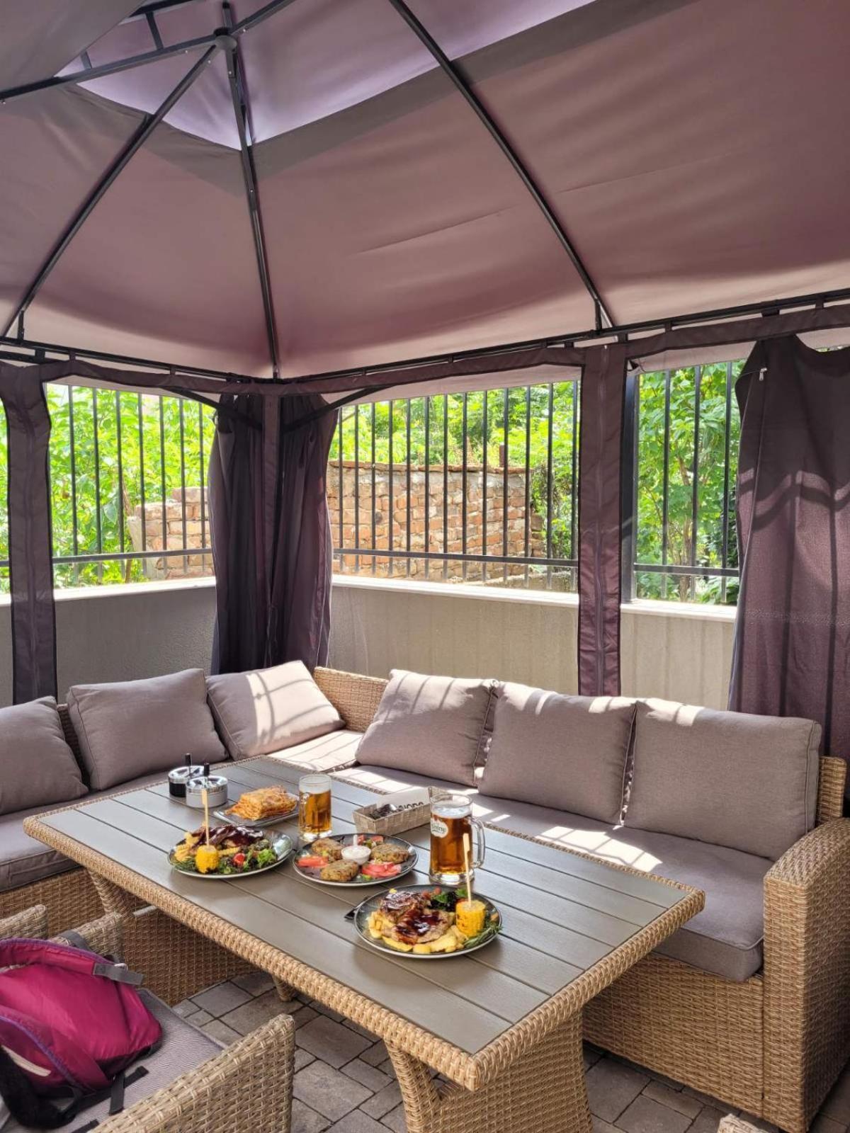The House - Central Boutique Apartments Kyustendil Buitenkant foto