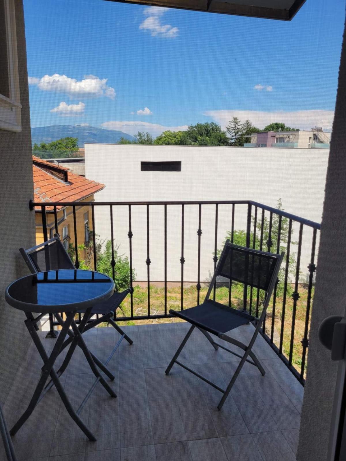 The House - Central Boutique Apartments Kyustendil Buitenkant foto